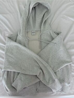 ARITZIA COZY GRAY SWEATFLEECE BOYFRIEND BOXY ZIP HOOD SIZE MEDIUM